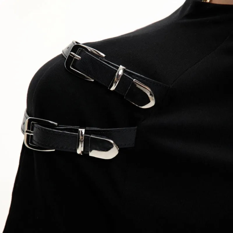 Cotton men's short sleeve T-shirt with metal belt detail and stand-up collar in slim fit design
