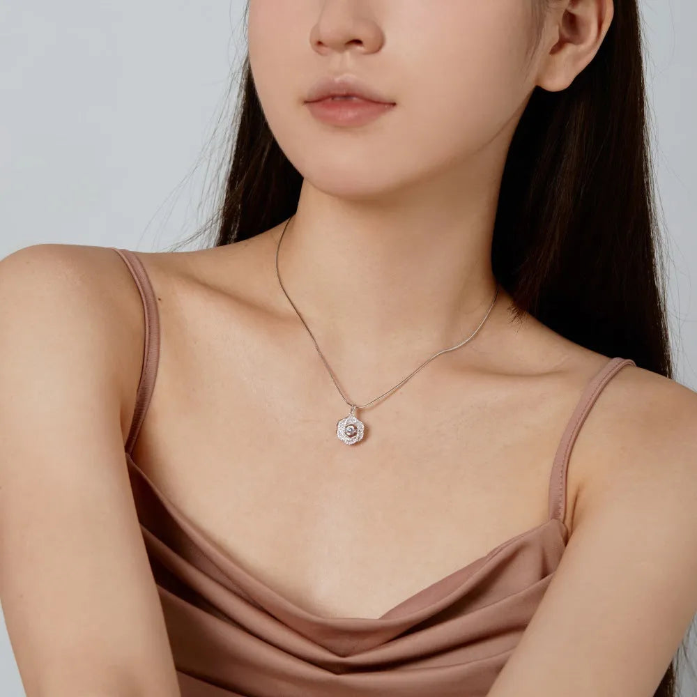 925 silver flower shape pendant necklace with platinum electroplated finish for women