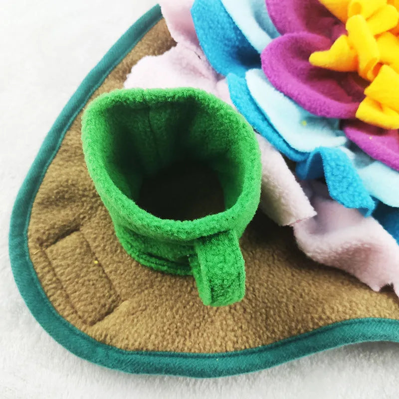 Sunflower-shaped fleece dog snuffle mat with suction cups on tile floor, size 50x50cm