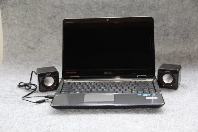 Black square USB-powered 2.0 computer speaker for desktop audio enhancement