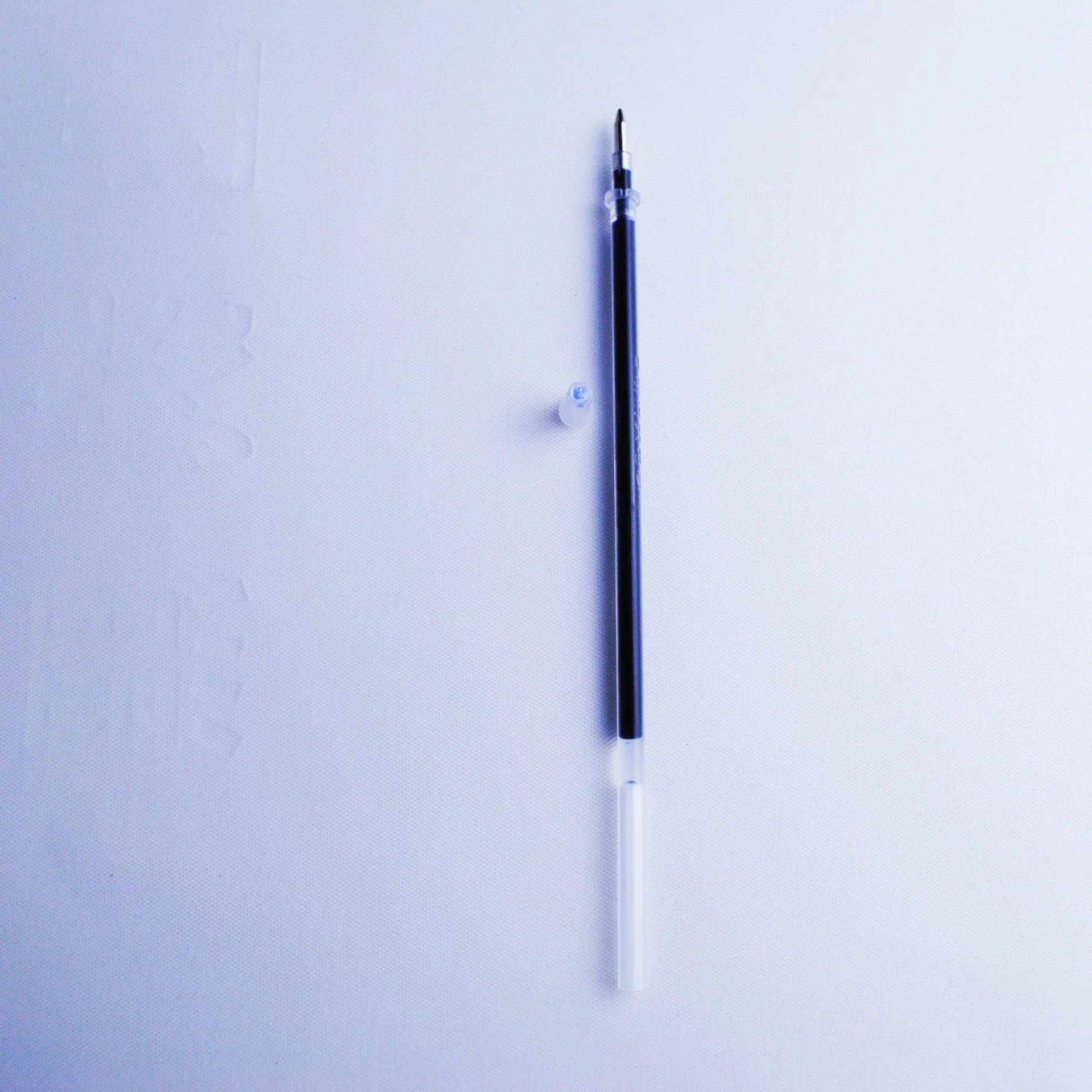 Automatic fading ink pen set with 0.5mm tip and blue refills