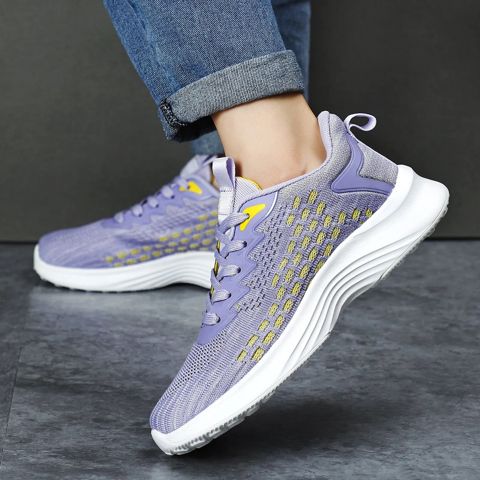Women's lavender purple Flyknit running shoes with mesh lining and EVA sole for jogging