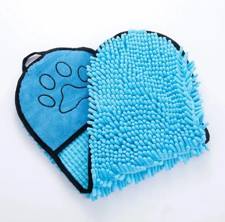 Blue quick-dry dog bath robe towel for drying pets, shown with dimensions of 62 cm by 23 cm.