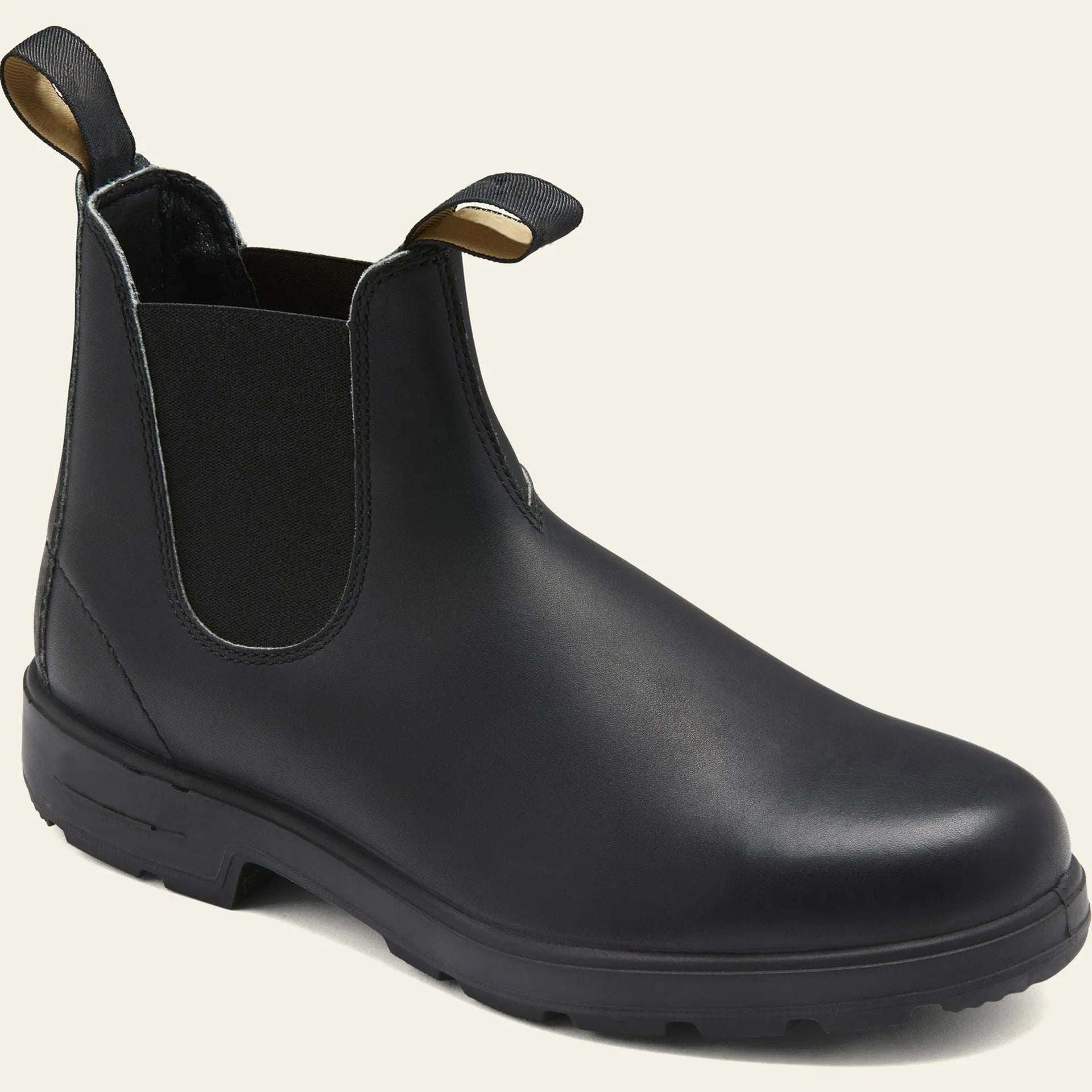 Vintage Chelsea boots in black with round toe and low horseshoe heel