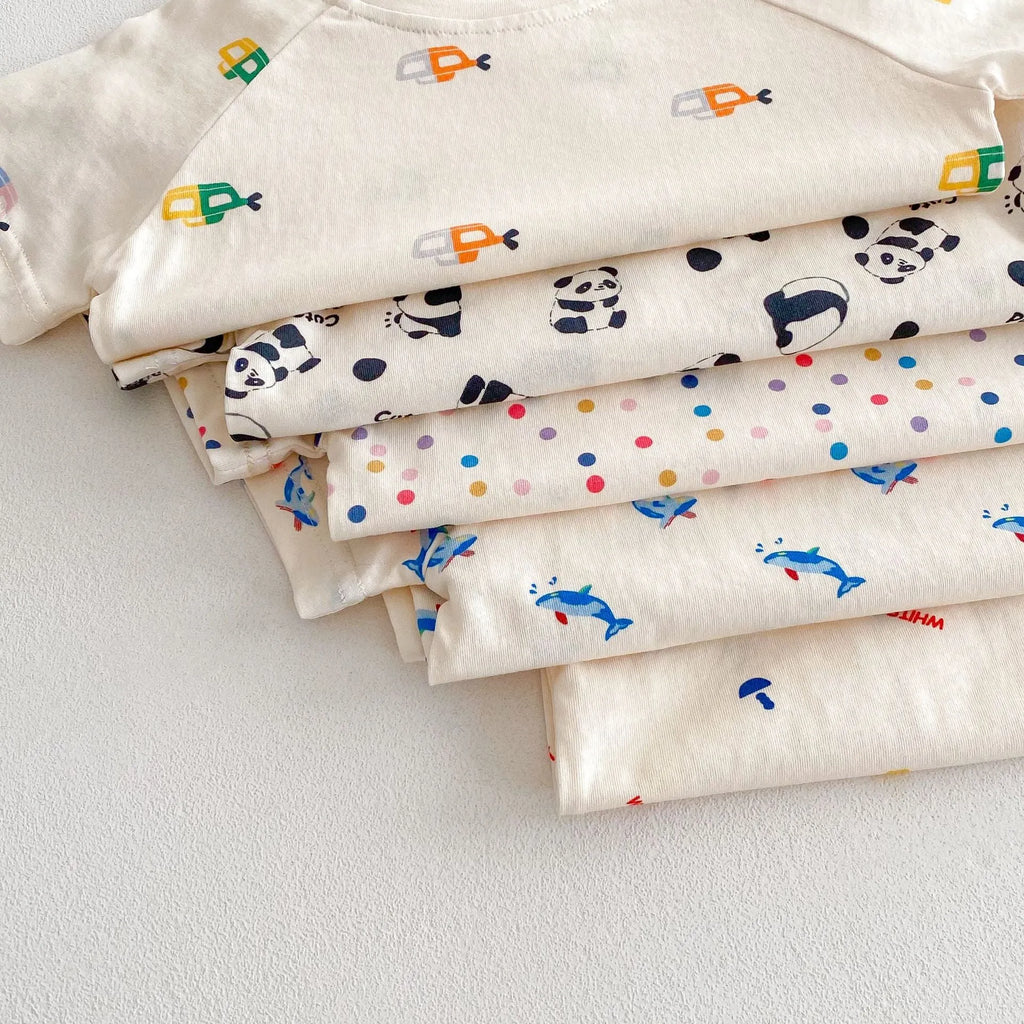Cartoon print cotton baby two-piece outfit with short sleeve shirt and shorts in submarine pattern