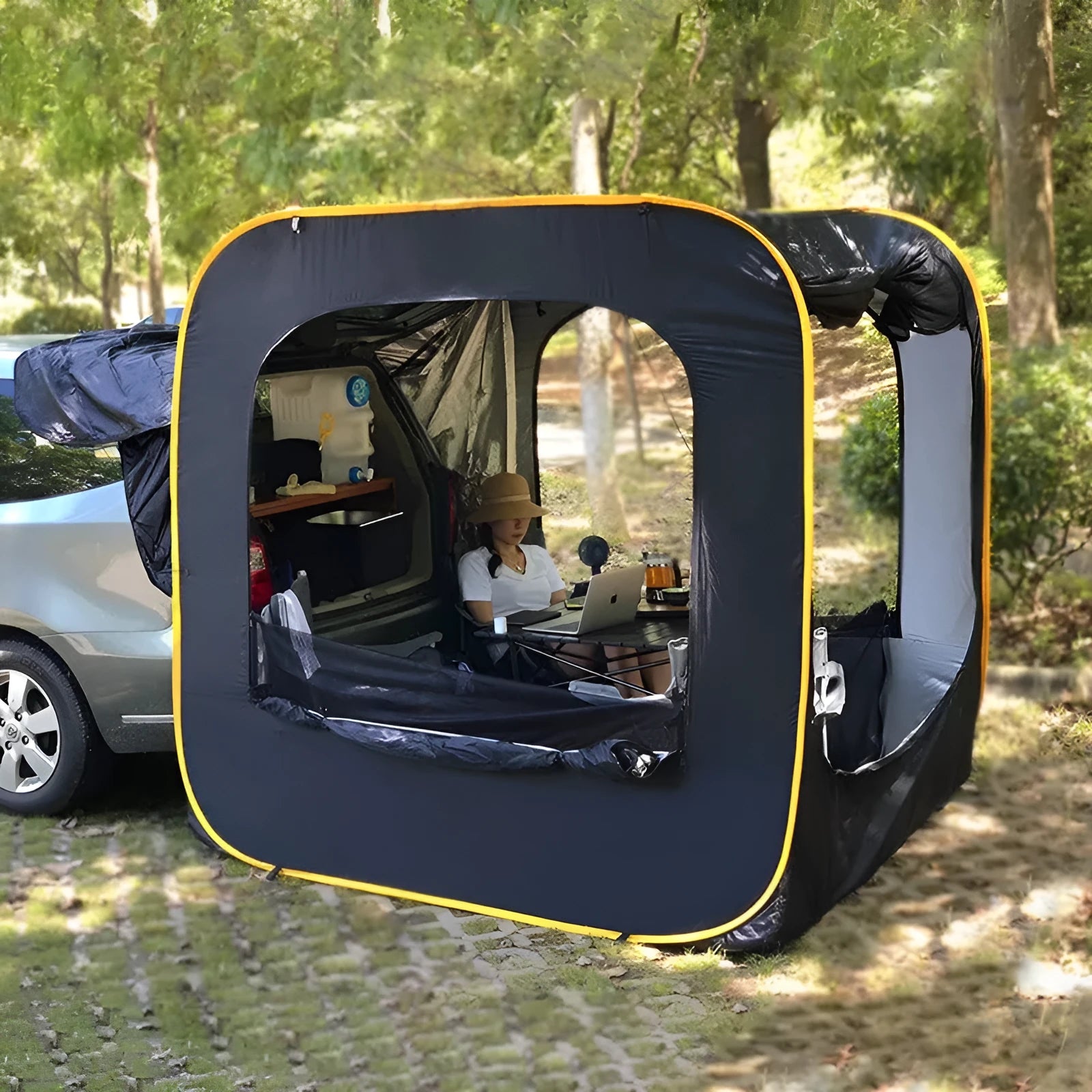 Black pop-up car tail tent with steel frame and waterproof Oxford cloth unfolded to 200cm cubic dimensions