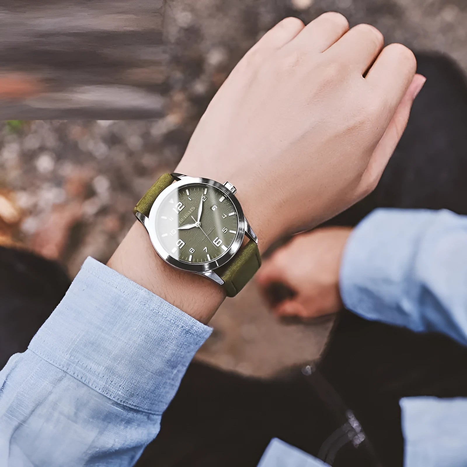 Men's retro automatic watch with leather strap in black and silver colour options