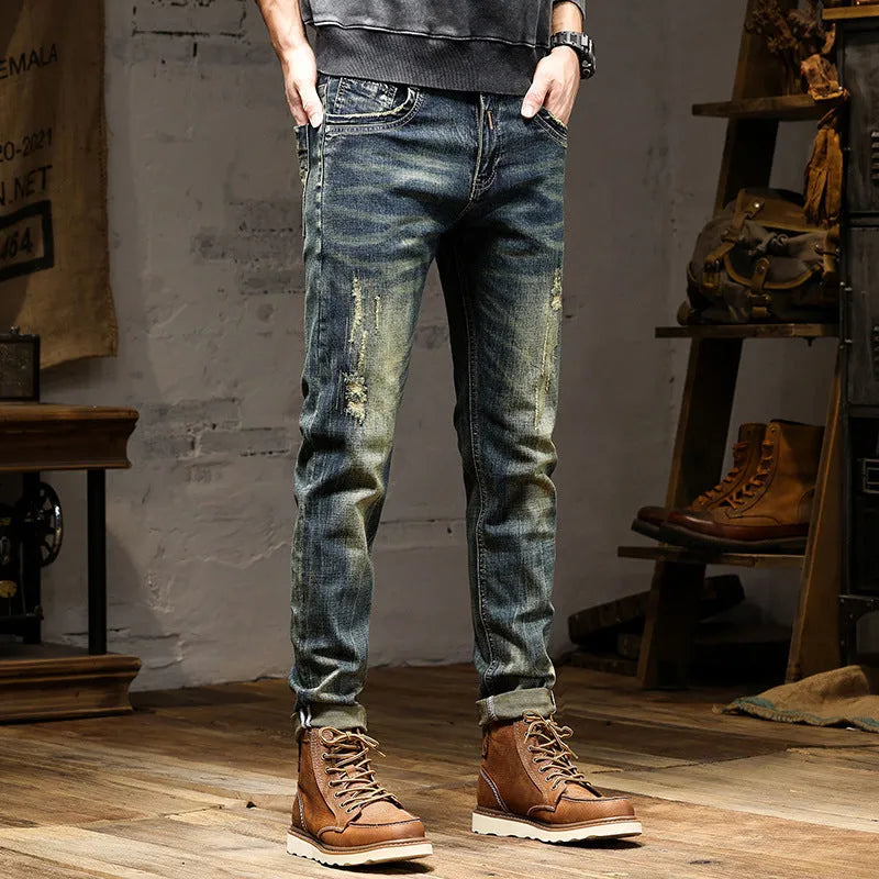 Men's stretch skinny jeans in retro colour with zip fly closure