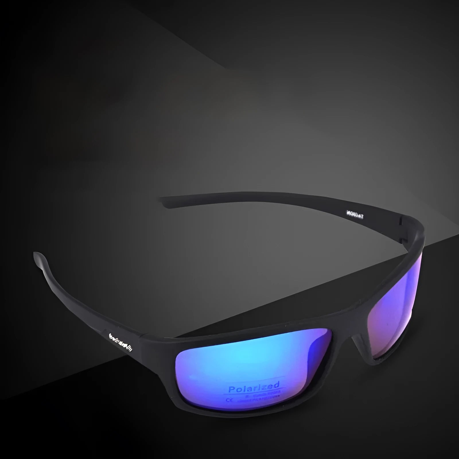 New fashion polarized sunglasses for men and women, PC frame, bright black and gray lens, sun protection