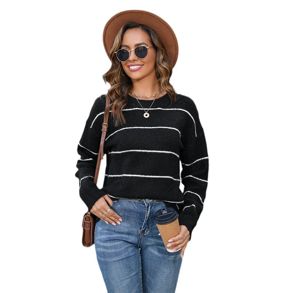 Women's striped pullover sweater with loose fit street fashion style and round neck