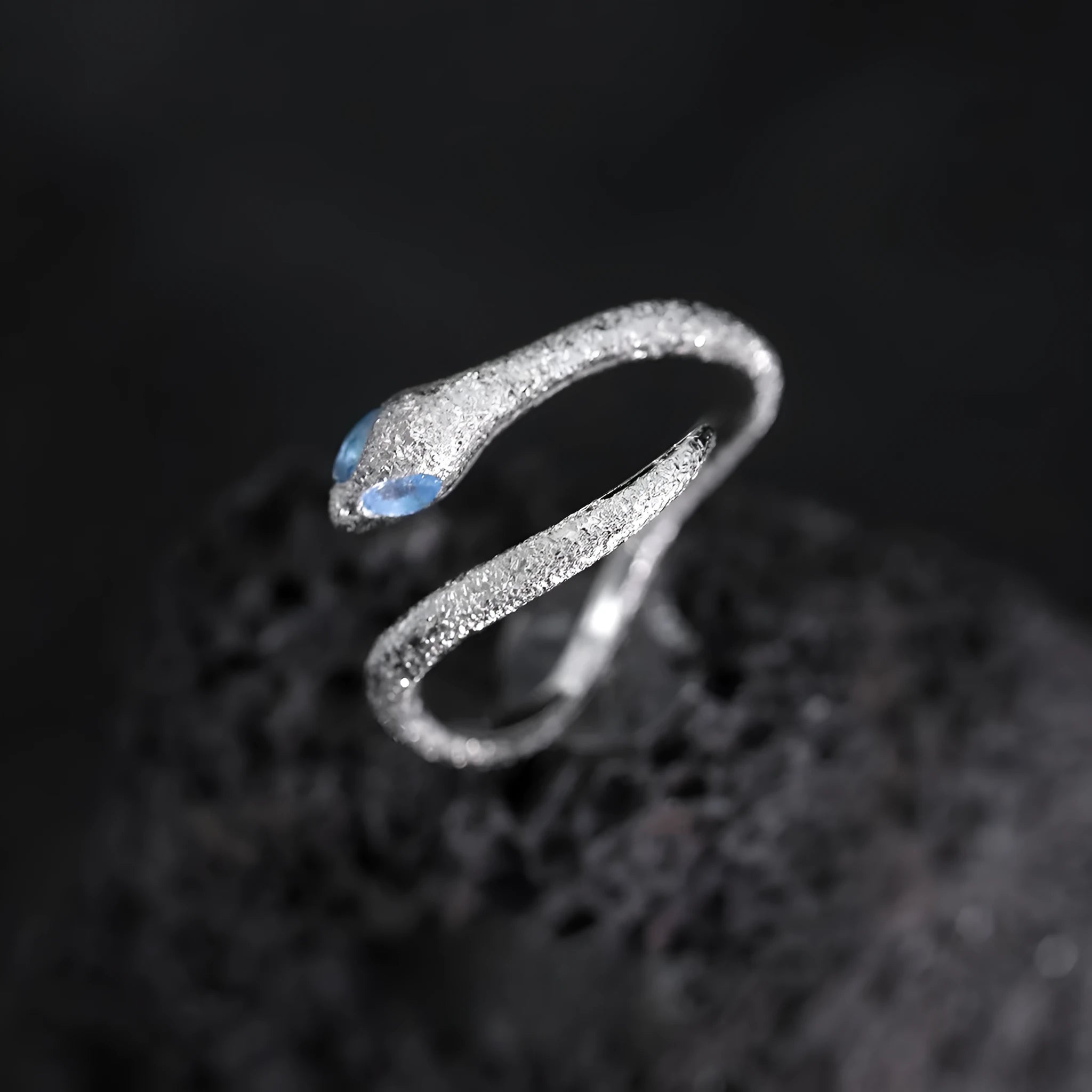 Platinum colour adjustable snake ring for women with electroplated silver construction