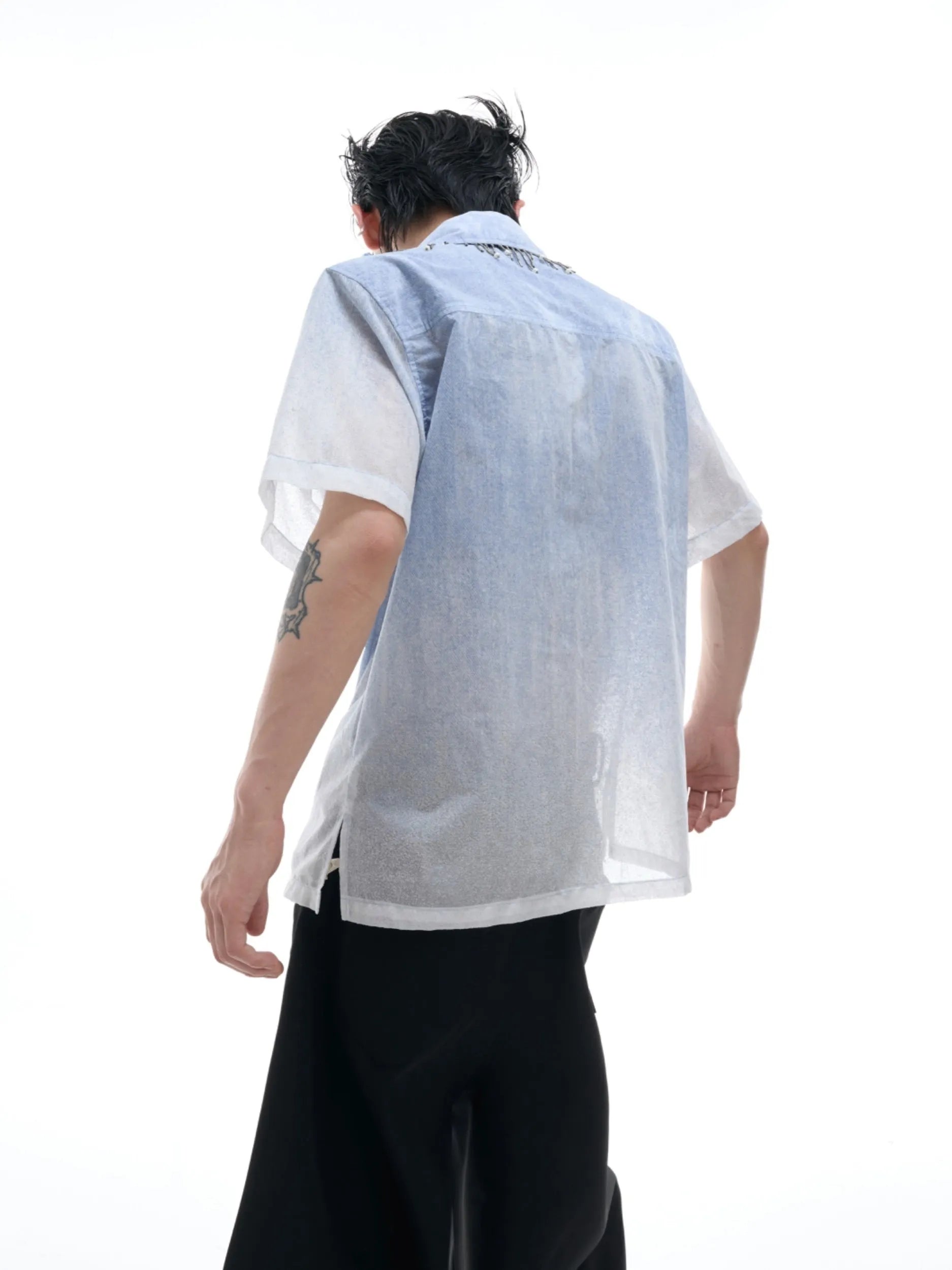 Blue half-sleeve loose fit shirt for summer leisure wear