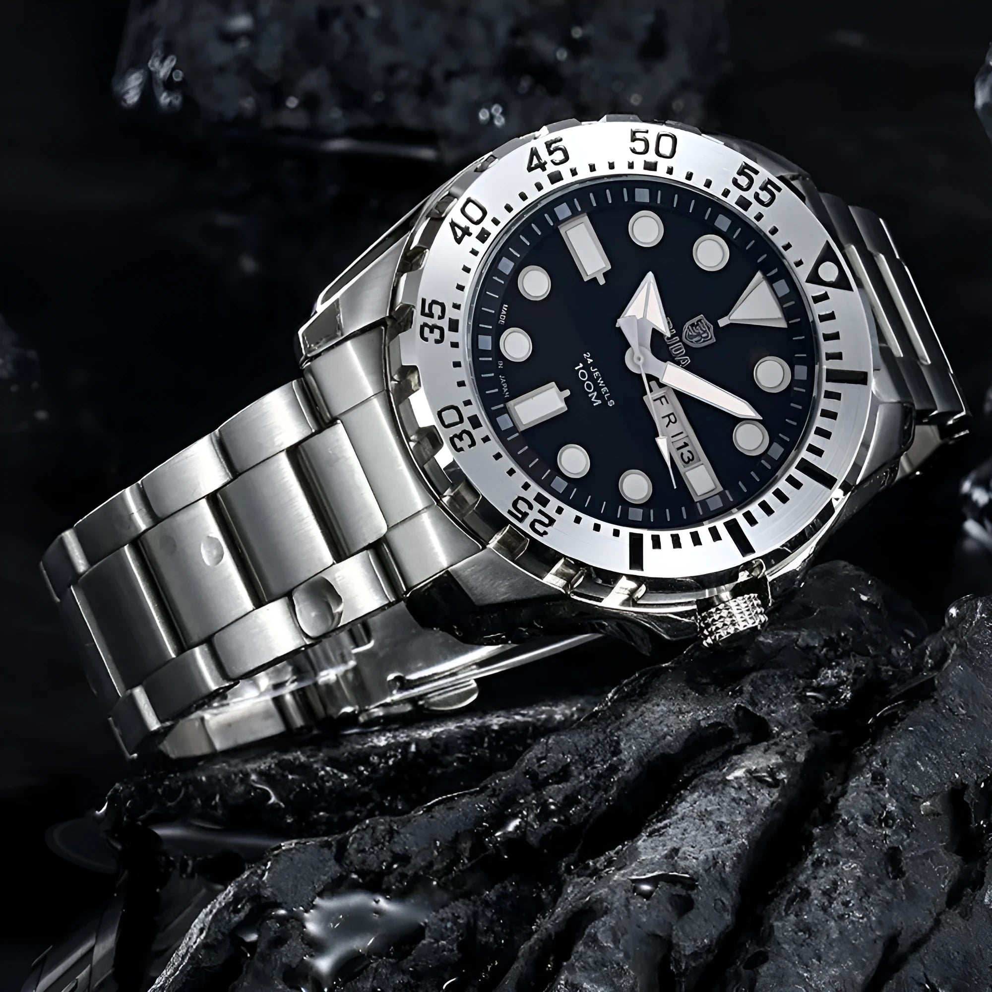 Men's waterproof luminous quartz watch with 15mm steel case and sports-style design