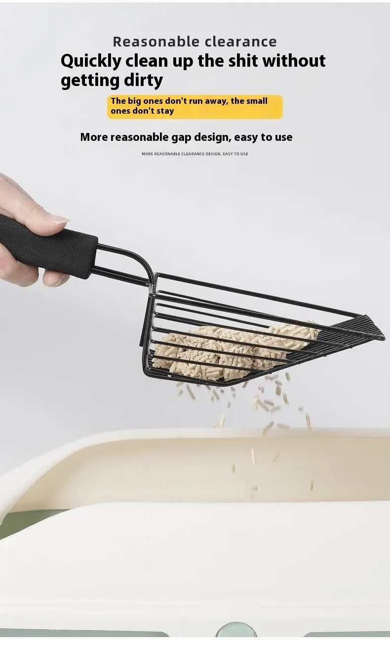 Black metal cat litter scoop with 0.8cm gap spacing between tines