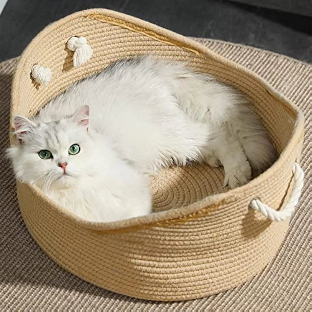 Wicker cat bed basket with integrated corrugated scratching surface for small to medium sized cats