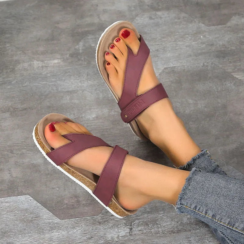 Flat toe ring thick-soled flip-flops in blue with artificial PU upper and foam sole.