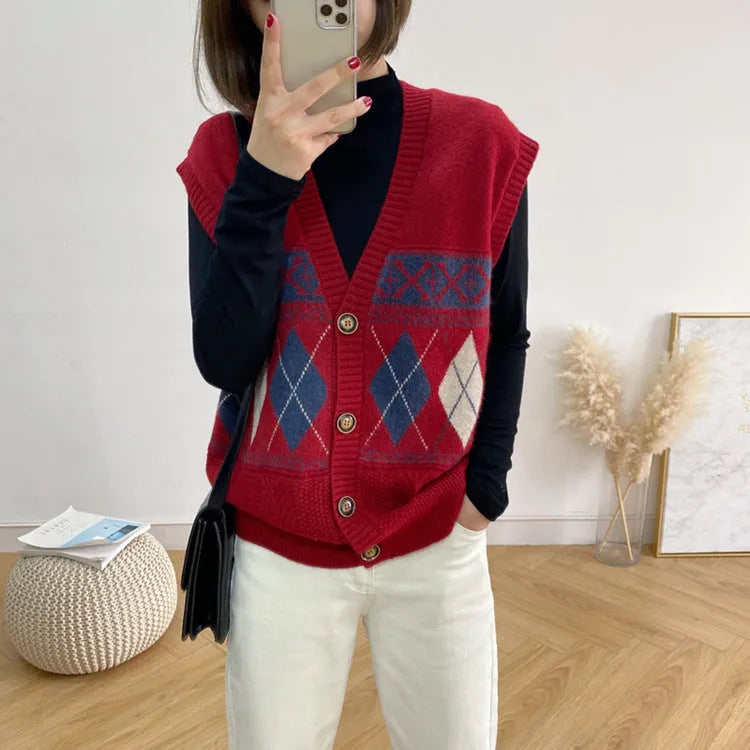 Sleeveless loose cardigan with diamond plaid pattern in acrylic fibre
