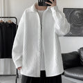 Embossed men's shirt coat in cotton blend with loose lapels, long sleeves, available in white and black