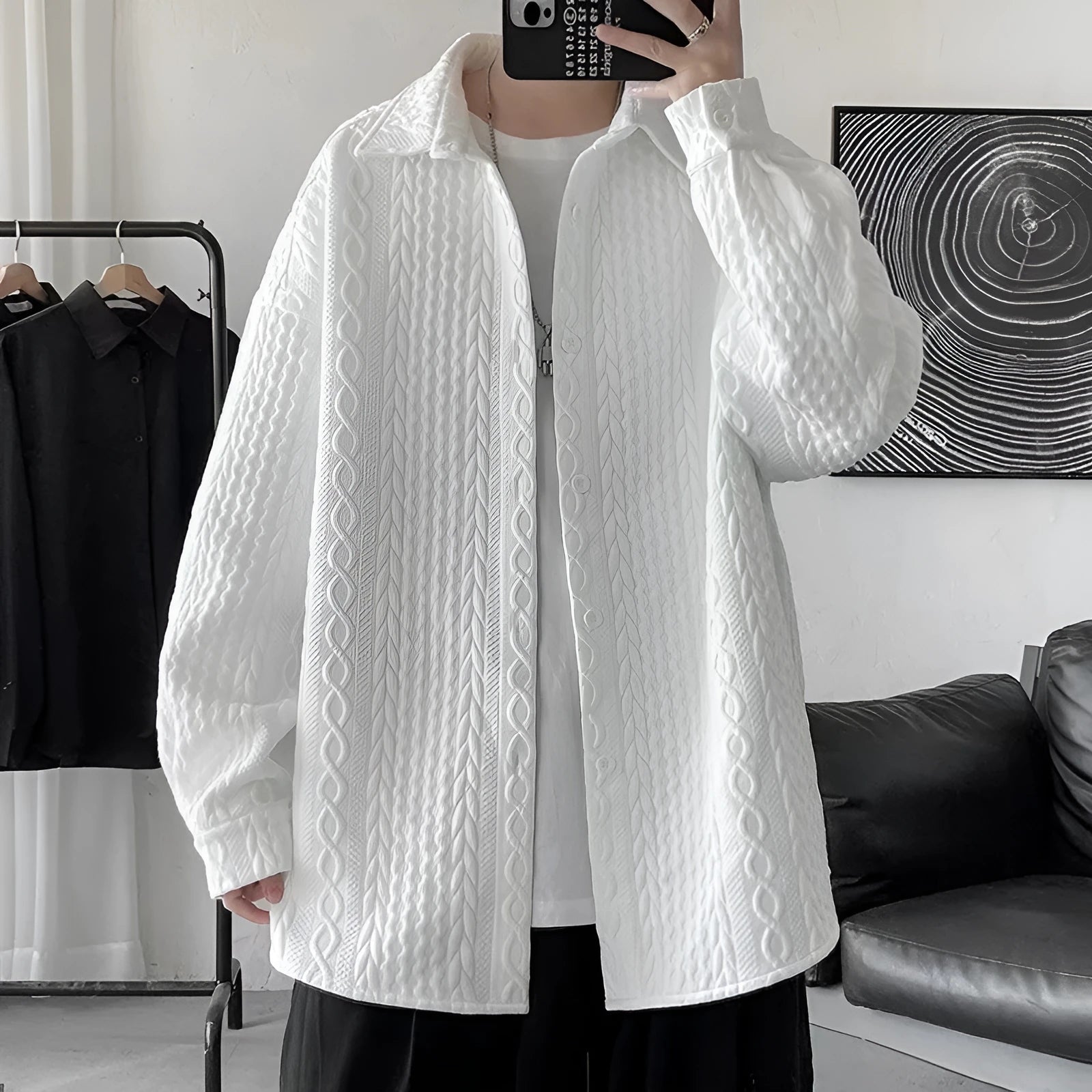 Embossed men's shirt coat in cotton blend with loose lapels, long sleeves, available in white and black