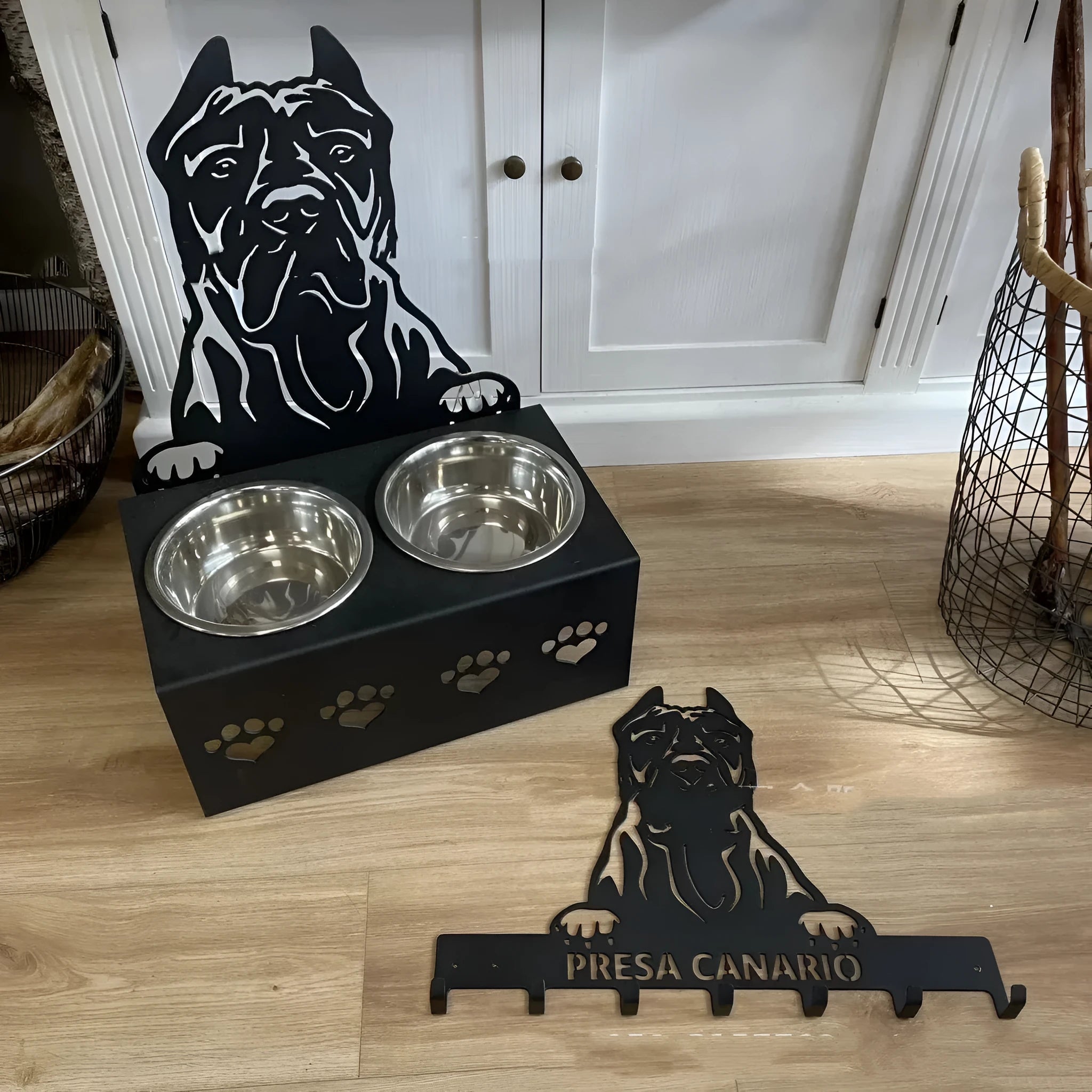 Personalised dog bowl holder with stainless steel bowl and iron dog head decoration in custom colour