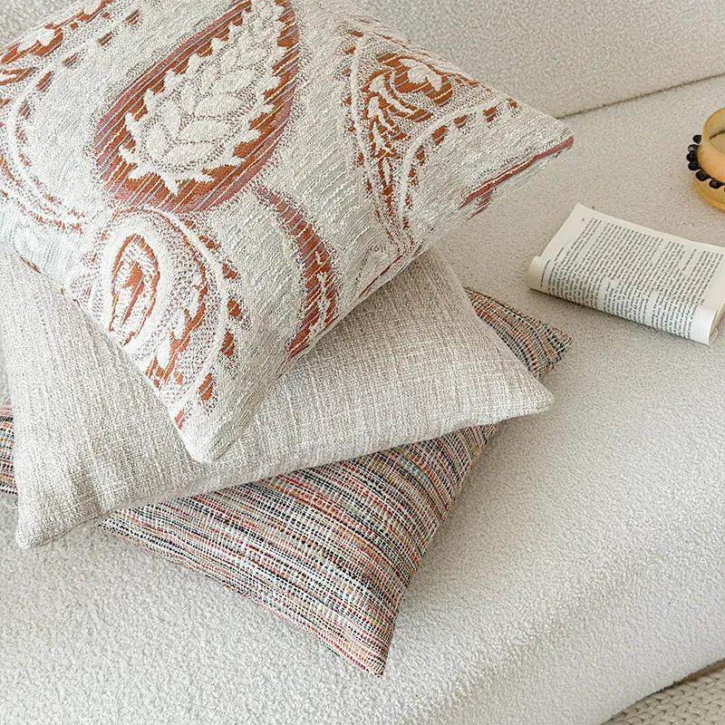 American-style yarn-dyed jacquard sofa pillow with paisley pattern showing plant and flower details