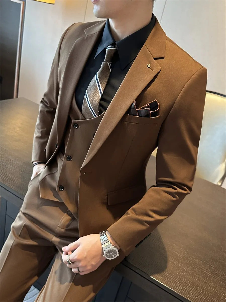 Men's slim fit business formal wear in chemical fibre blend fabric available in dark green