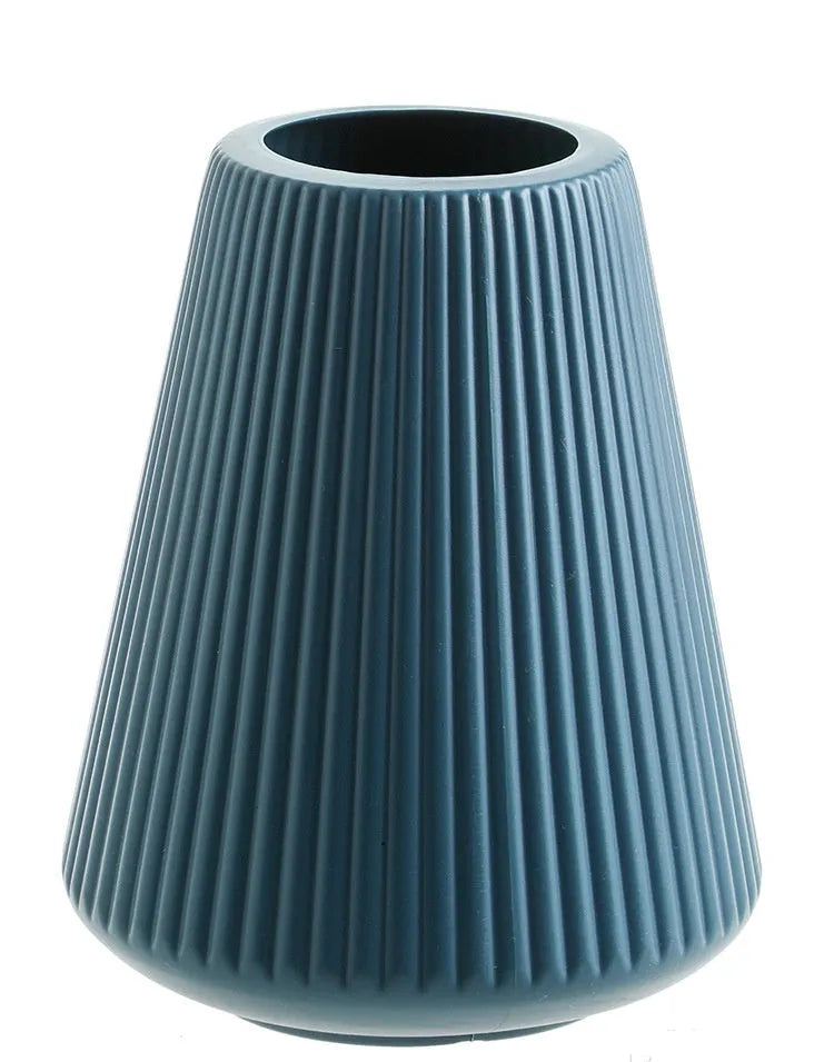 Melamine plastic decorative flower vase in blue colour measuring 16cm diameter 20cm height