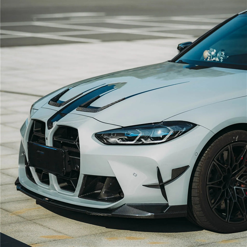Genuine dry carbon fibre front bumper grille for BMW M3 and M4 models with visible 3K weave pattern