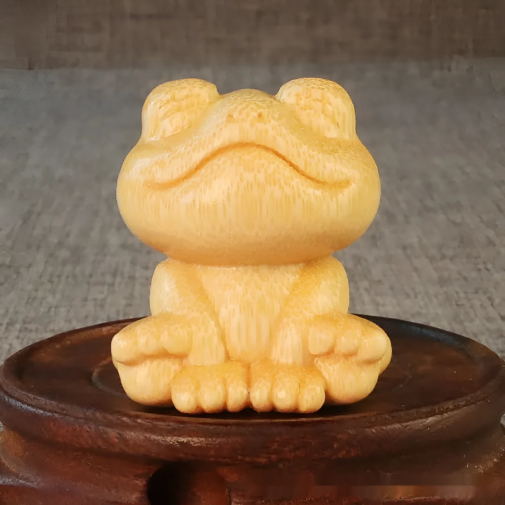 Solid bamboo smiling frog carving ornament with cartoon cute style measuring 5cm tall