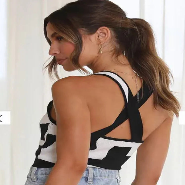 Women's U collar camisole with contrast colour detailing in slim fit street fashion style
