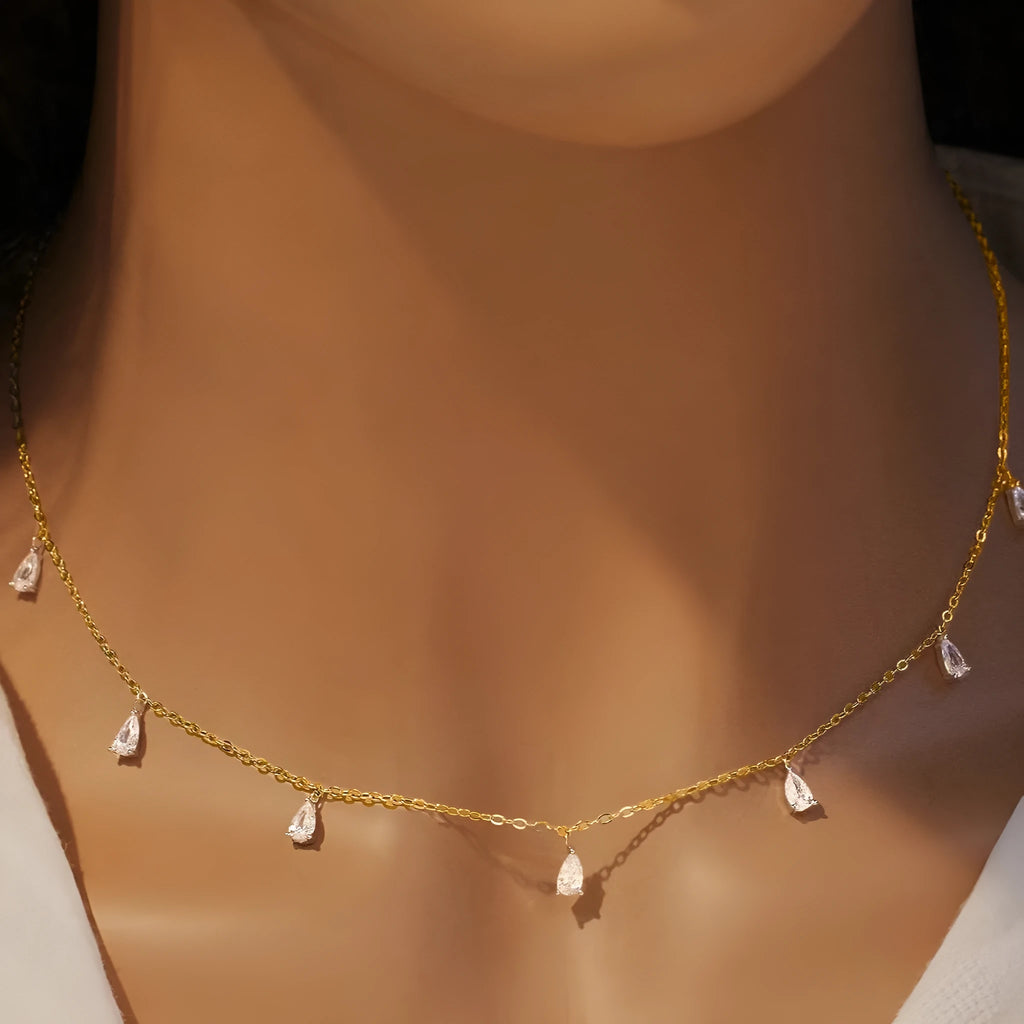 Gentle drop-shaped artificial zircon necklace on an adjustable O-chain in 925 silver, shown in silver finish.
