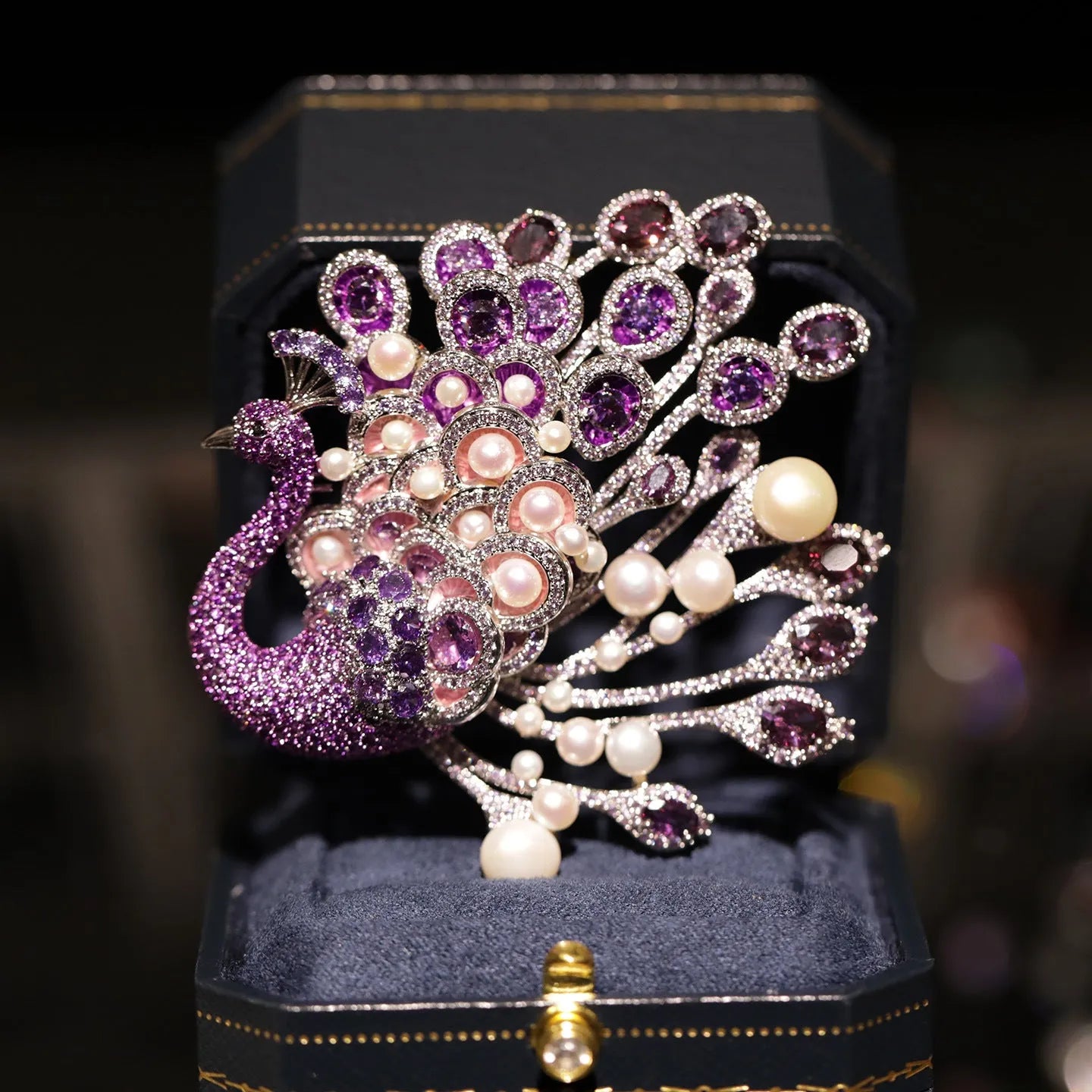 Alloy freshwater pearl peacock brooch on a pink surface, Style1 finish