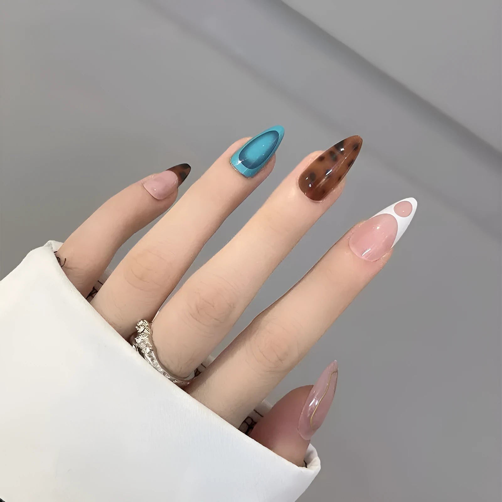 Wear Armor blue and green leopard print detachable press on fake nails set for ladies