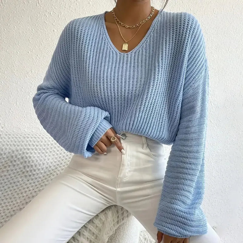 Solid colour women's long sleeve pullover in polyester fabric with thread detail