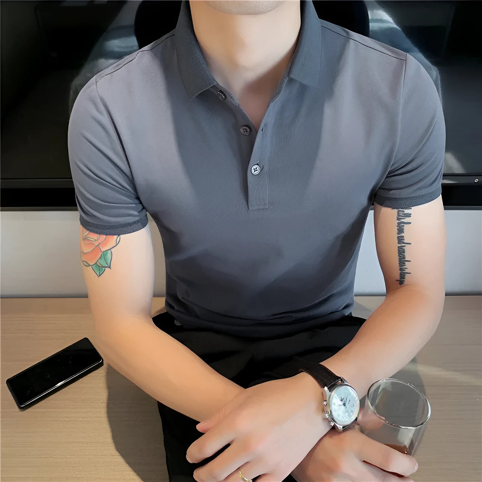 Solid colour cotton blend polo shirt with lapel collar and short sleeves in tight Korean fit.