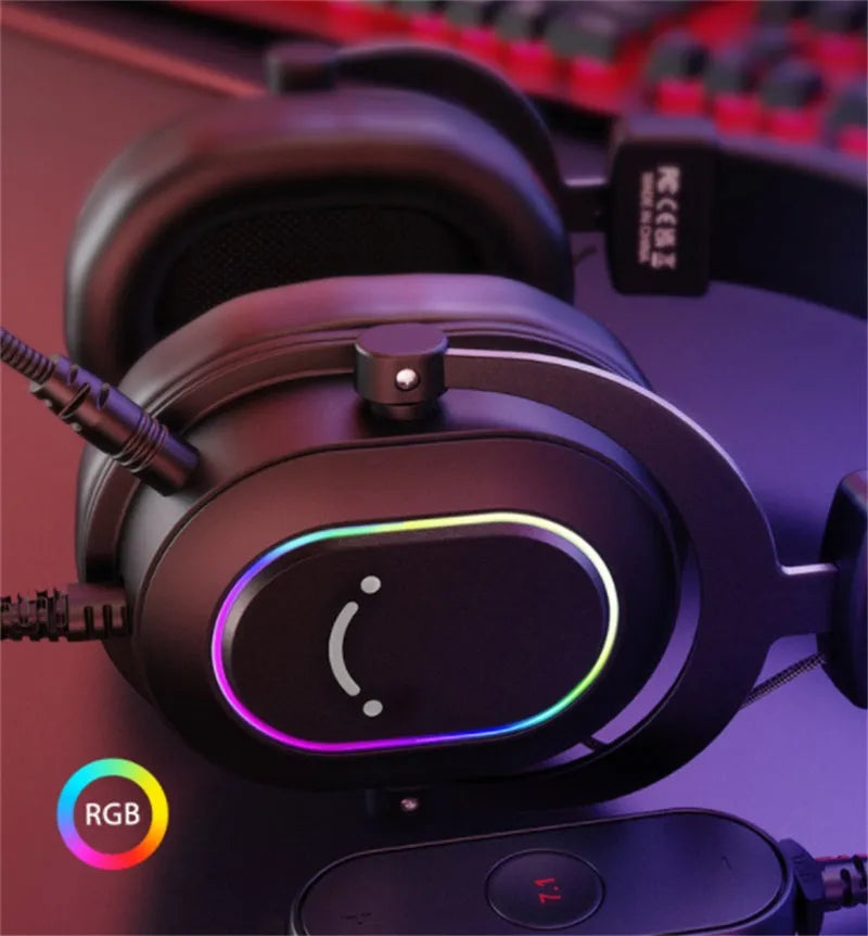 Xuanjing Player H6 Black wired gaming headset with 50MM driver and USB connection on a desk