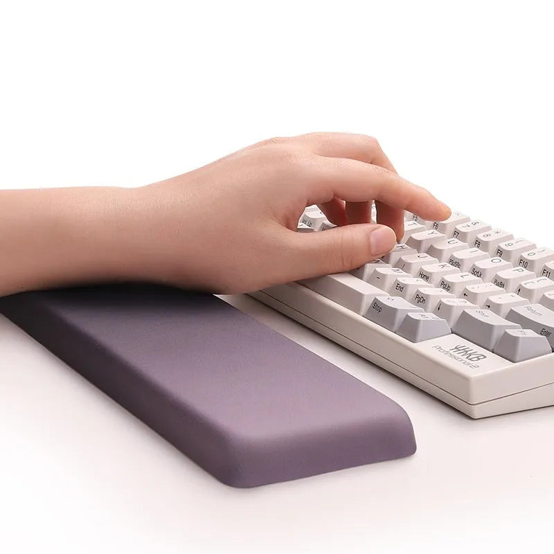 Square silica gel wrist rest mouse pad with cloth surface in black colour