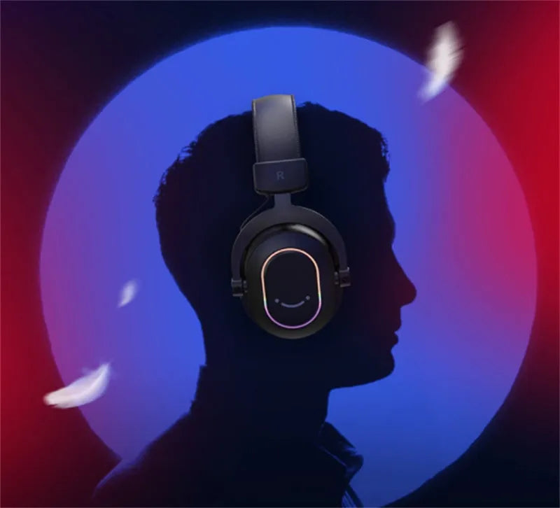 Xuanjing Player H6 Black wired gaming headset with 50MM driver and USB connection on a desk