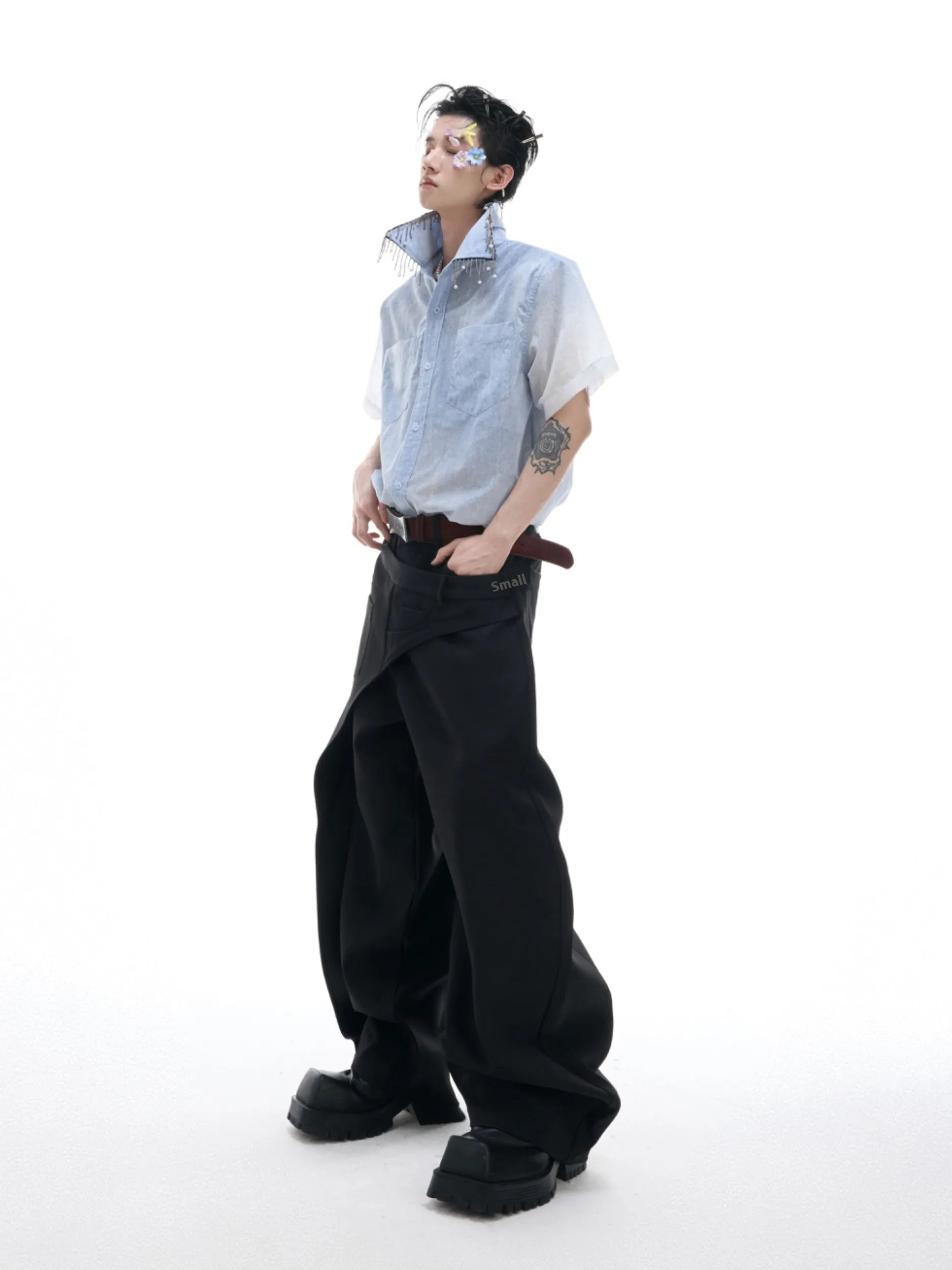Blue half-sleeve loose fit shirt for summer leisure wear