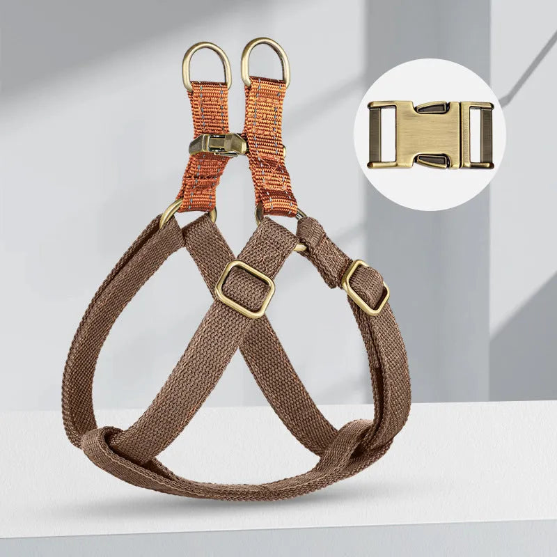 Vest-style anti-loss dog leash with cotton belt and nylon material in brown colour