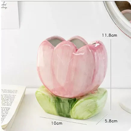 Ceramic flower pen holder storage box with floral decoration measuring 11.8 cm